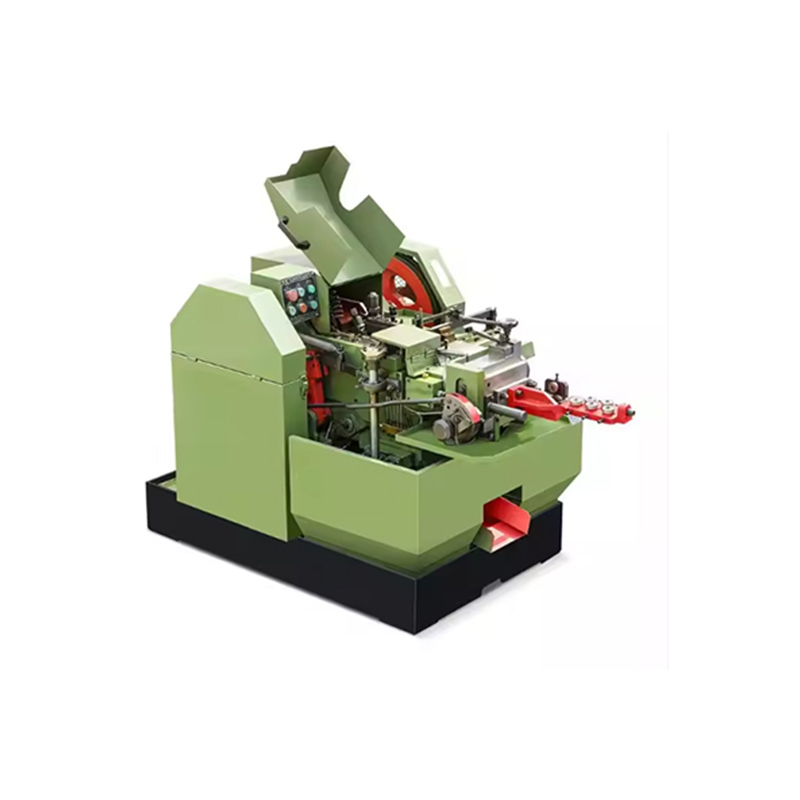 Cum o mașină de formare la rece a pieselor de nituri atinge eficiența producției de elemente de fixare de înaltă precizie?