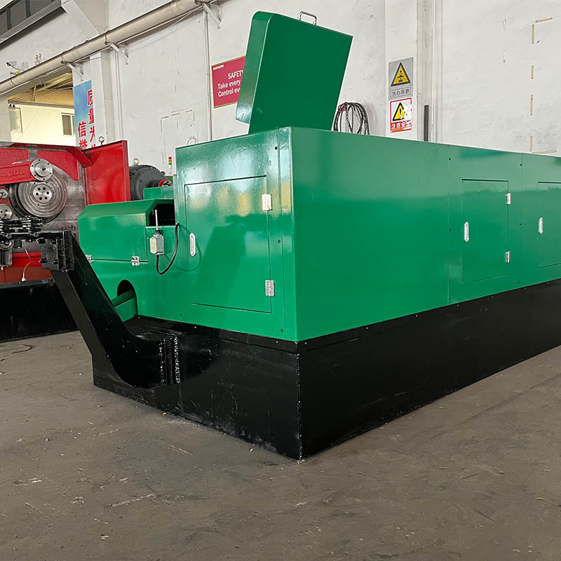 Mașină de fabricat nuci metalice cu șase stații